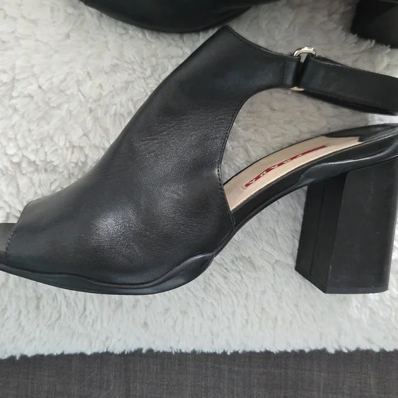 Prada Linea Rossa leather ankle wrap chunky heel sandals Sz 40 - Picture 8 of 16